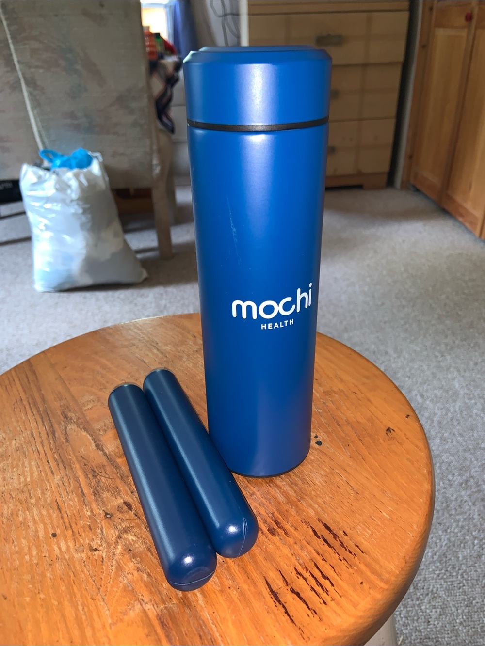 Mochi Health Blue Insulated Bottle & ice packs 16 Oz size